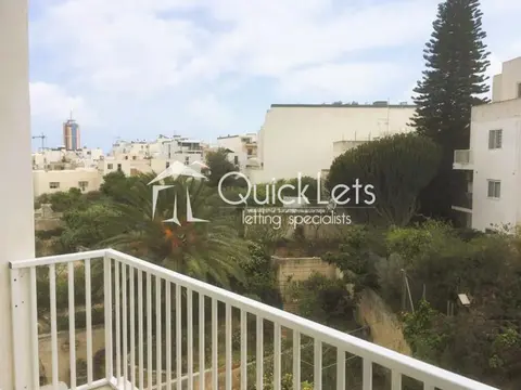 2 bedroom Penthouse to rent in Swieqi