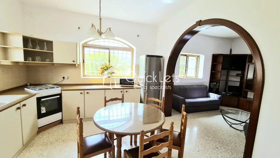 4 bedroom Semi Detached Villa to rent in Pembroke