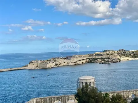 3 bedroom Penthouse for sale in Valletta