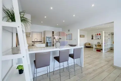 3 Bedroom Apartment For Sale in St Julian's