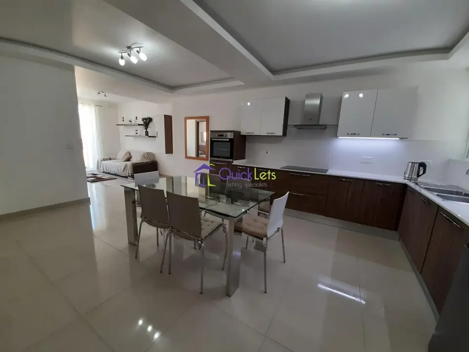 2 bedroom Apartment to rent in Gzira
