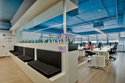 Office to rent in Paola