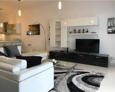 2 bedroom Apartment to rent in St Julian's