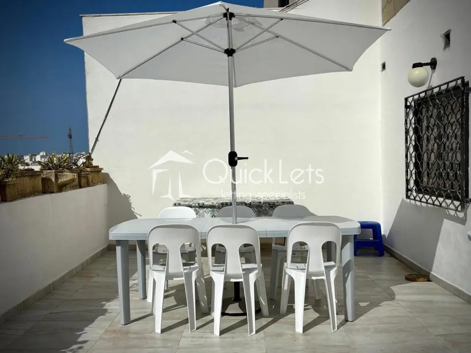 2 bedroom Penthouse to rent in Ta' Xbiex