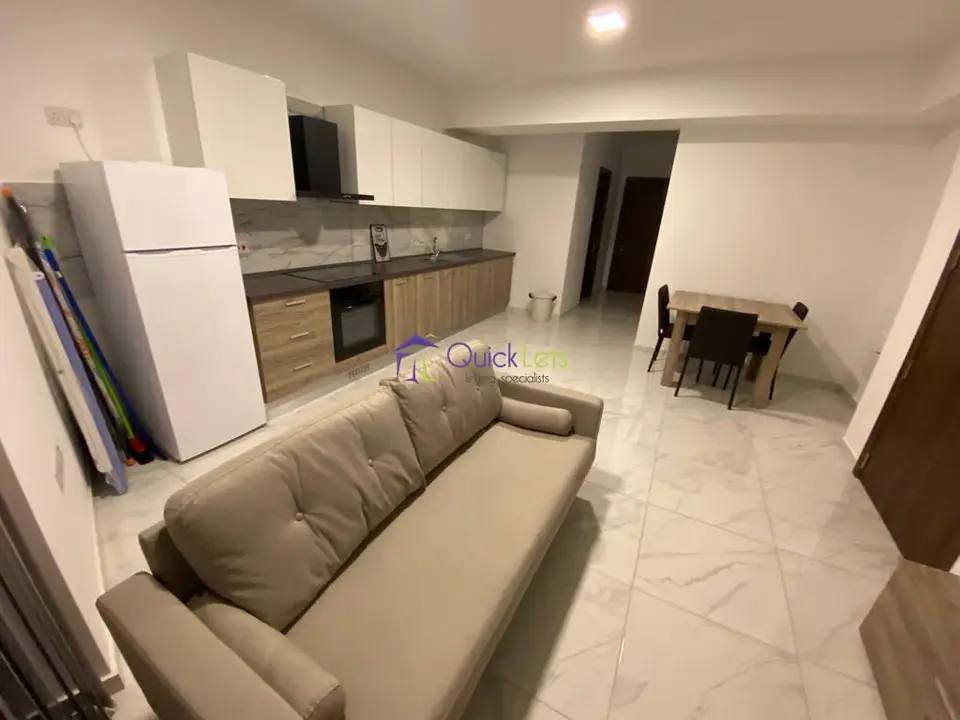2 bedroom Maisonette to rent in Qormi