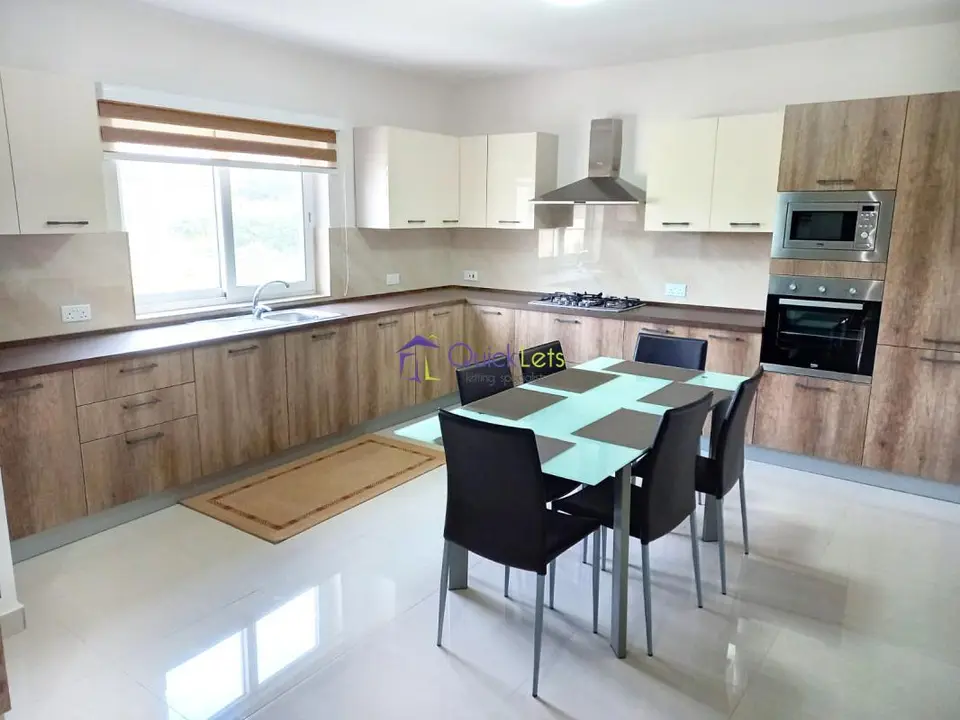 3 bedroom Apartment to rent in Iklin