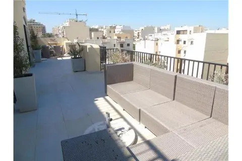 4 bedroom Penthouse to rent in Sliema