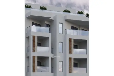 Garage For Sale in Zabbar