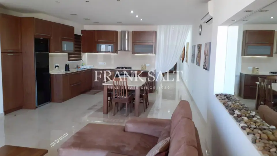 Qawra, Furnished Apartment