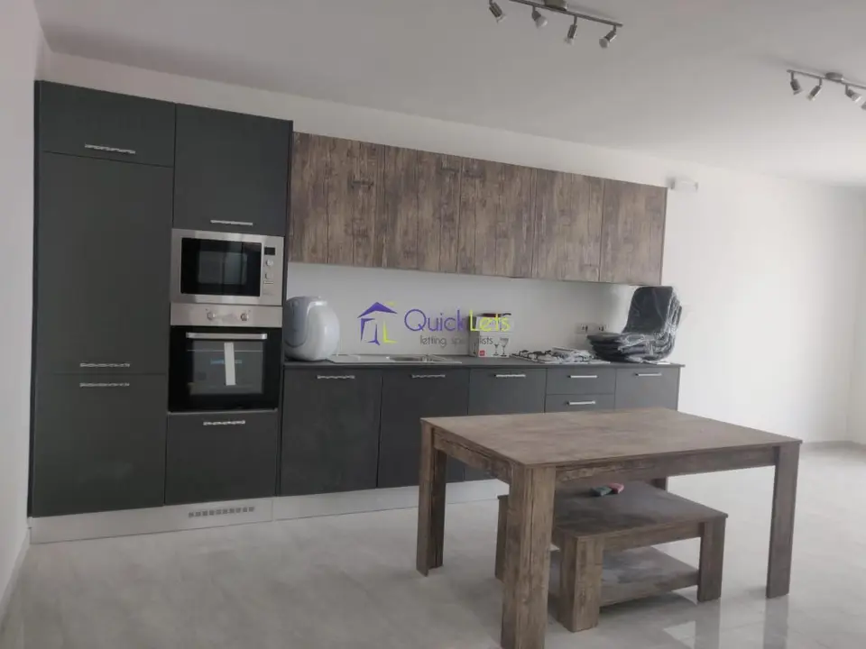 1 bedroom Penthouse to rent in Paola