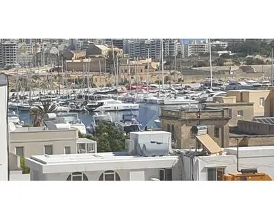 2 bedroom Apartment to rent in Ta' Xbiex