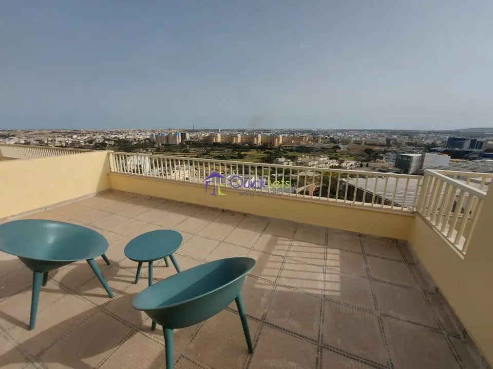 2 bedroom Penthouse to rent in San Gwann