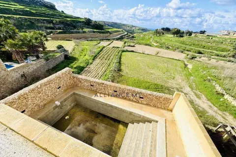 4 Bedroom Villa For Sale in Gozo - San Lawrenz