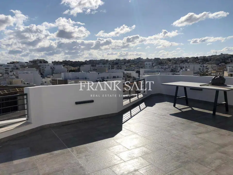 Swieqi, Furnished Penthouse