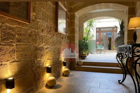 2 Bedroom House of Character For Sale in Tarxien