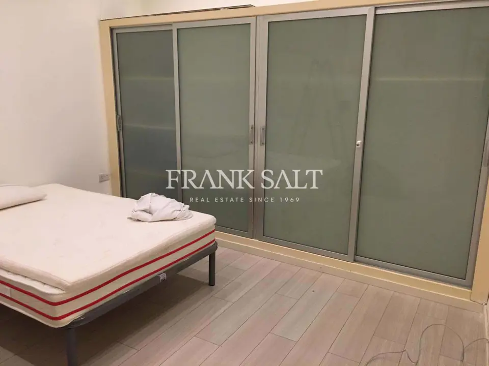 St Julians, Apartment