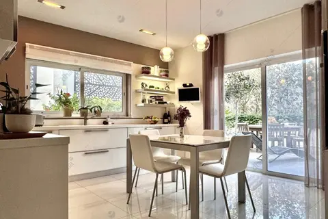 3 Bedroom Maisonette For Sale in Bahar Ic-Caghaq