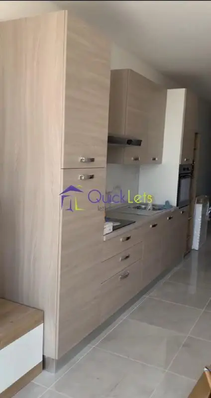 Appartamento con 2 camere in affitto a Luqa