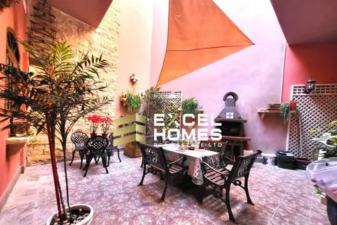 5 Bedroom House For Sale in Birkirkara