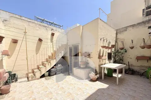 3 Bedroom Maisonette For Sale in Fgura