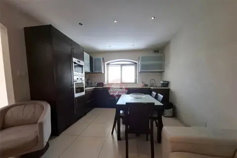 3 Bedroom Maisonette For Sale in Gharghur