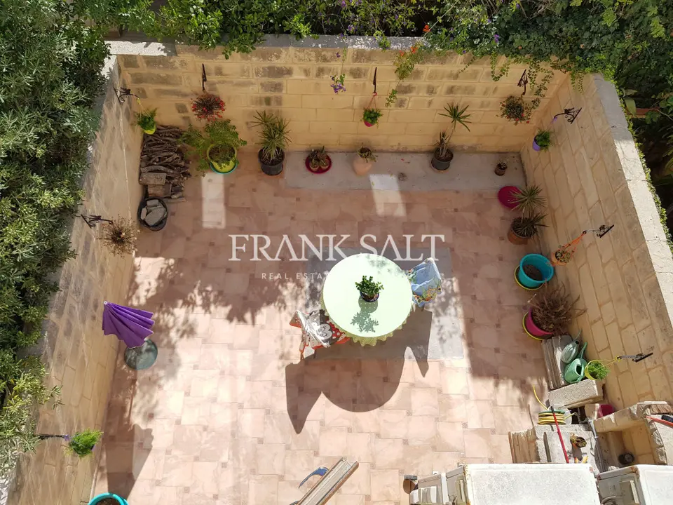 Swieqi, Furnished Semi-detached Villa