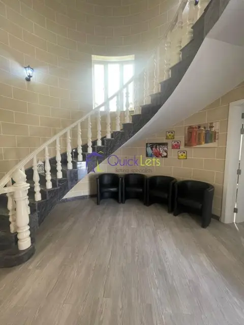 8 bedroom Terraced House to rent in Swieqi