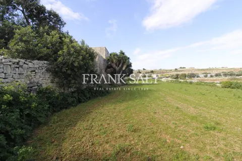 3 Bedroom Farm House For Sale in Zebbug