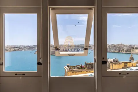 2 Bedroom Town House To Rent in Valletta