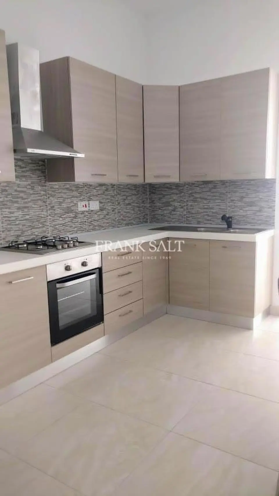 Xghajra, Furnished Town House