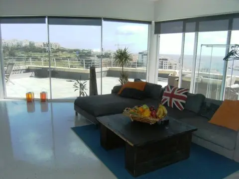 3 bedroom Penthouse to rent in Marsascala