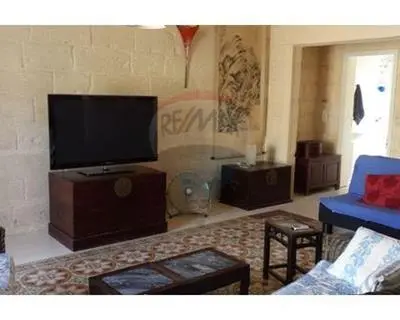 2 bedroom Townhouse to rent in St Julian's