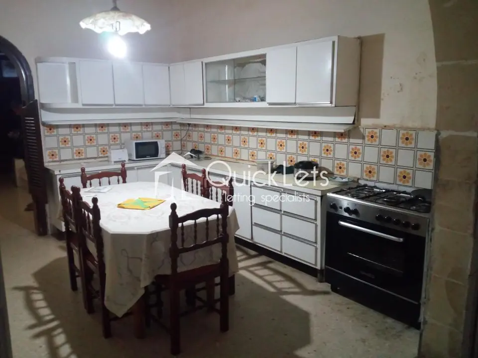 4 bedroom Townhouse to rent in Paola