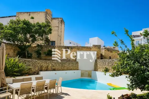 5 Bedroom House of Character For Sale in Zebbug