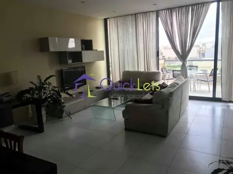 2 bedroom Penthouse to rent in Gzira