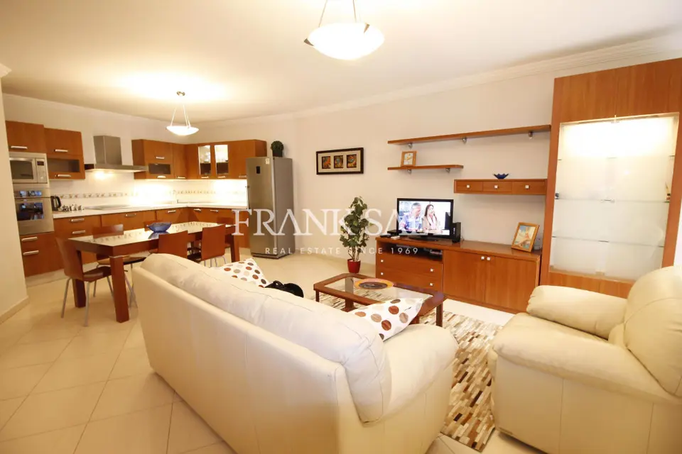 Gzira, Furnished Apartment