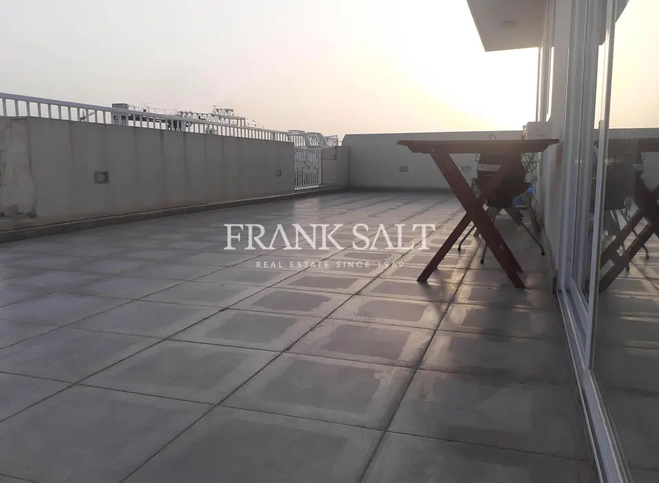 Swatar, Penthouse