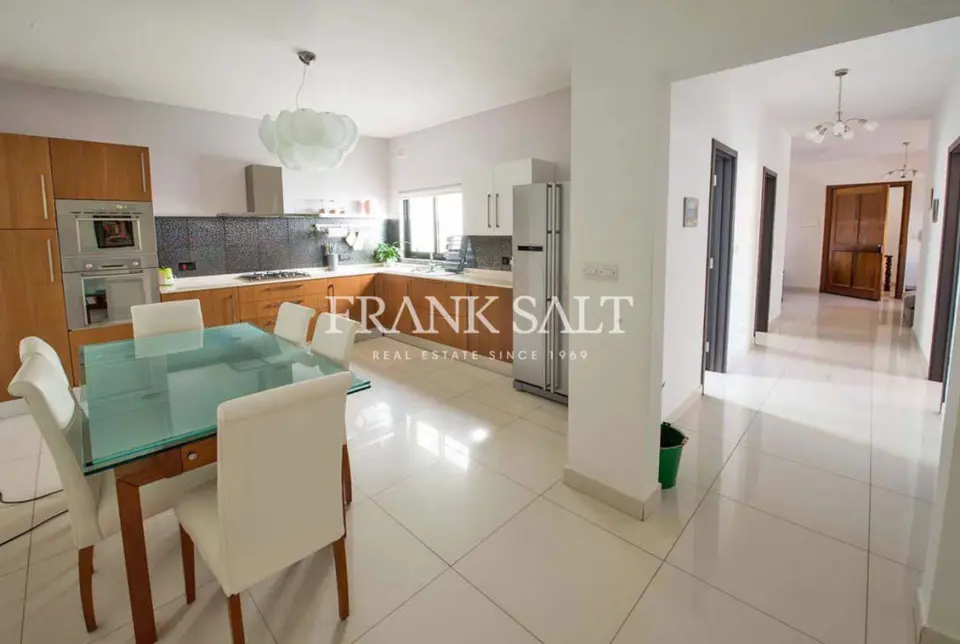 Naxxar, Furnished Apartment