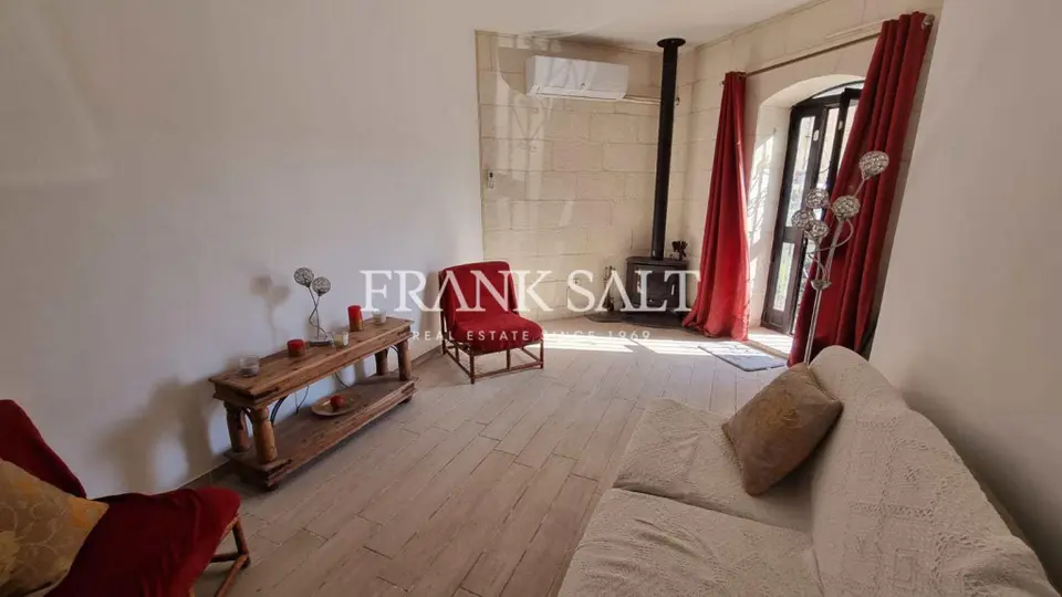 Xghajra, Townhouse