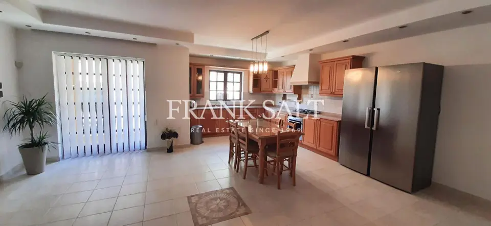 Marsascala, Furnished Elevated Maisonette