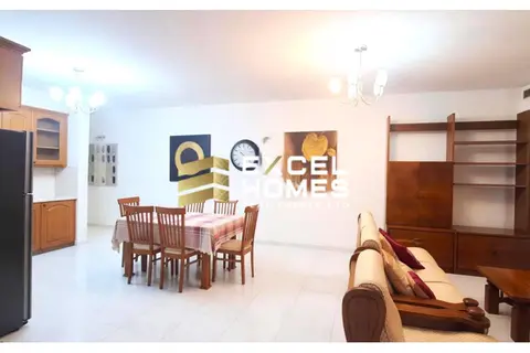 3 Bedroom Apartment For Sale in Marsascala