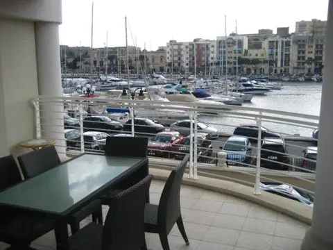 3 bedroom Apartment to rent in Ta' Xbiex