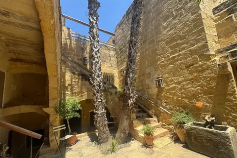 6 Bedroom House of Character For Sale in Gozo - Gharb