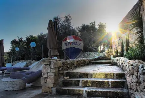 4 bedroom Palazzo to rent in Qormi