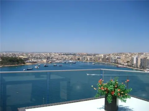 3 bedroom Penthouse to rent in Sliema