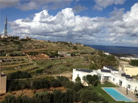 2 bedroom Penthouse to rent in Gharghur