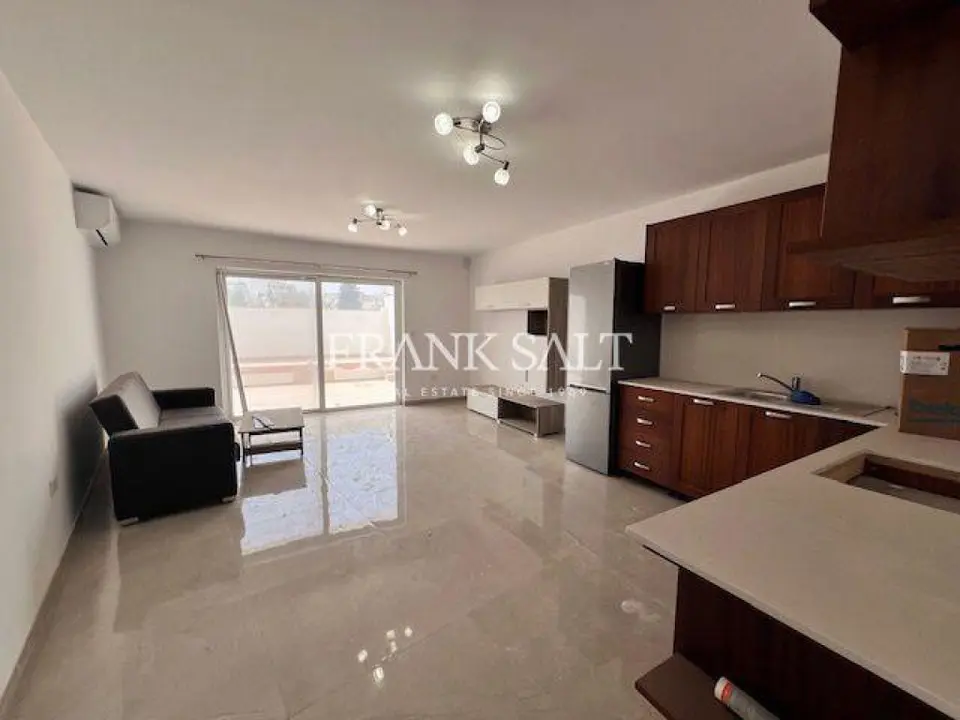 Mosta, Furnished Maisonette
