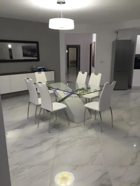 3 bedroom Apartment to rent in Ta' Xbiex