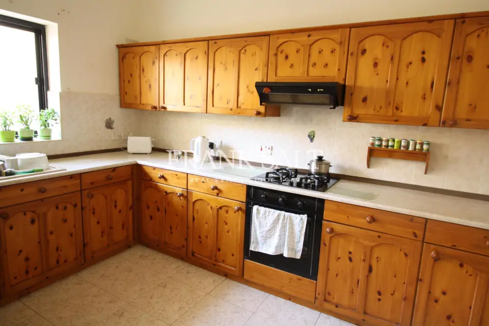 Swieqi, Furnished Maisonette