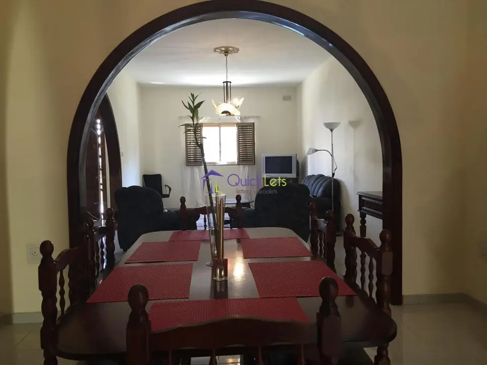 4 bedroom Terraced House to rent in Tarxien